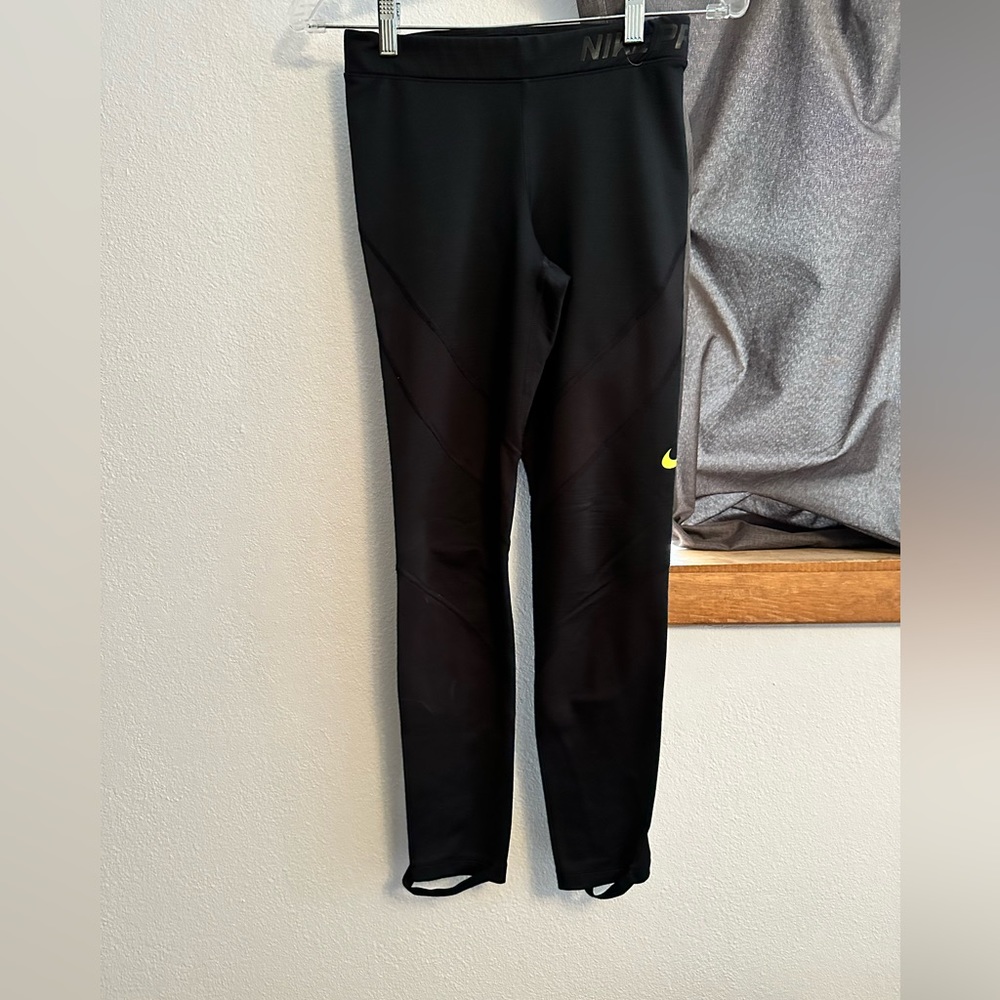 Nike Women’s cold weather leggings